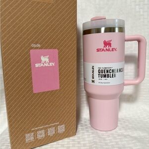 Stanley Pink Quencher H2.0 Tumbler with Handle.. 40oz